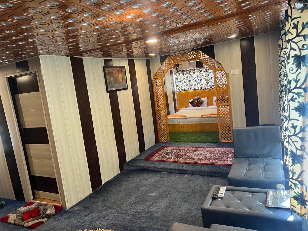 Aristotle Group Of Houseboats & Transportation Hotel Srīnagar Екстериор снимка