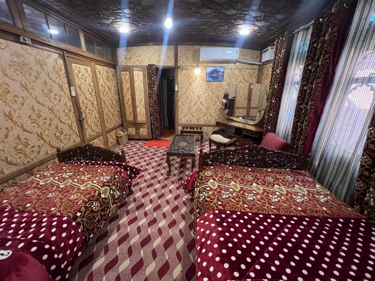 Aristotle Group Of Houseboats & Transportation Hotel Srīnagar Екстериор снимка