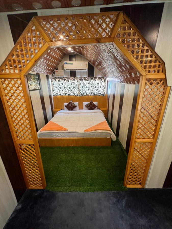 Aristotle Group Of Houseboats & Transportation Hotel Srīnagar Екстериор снимка