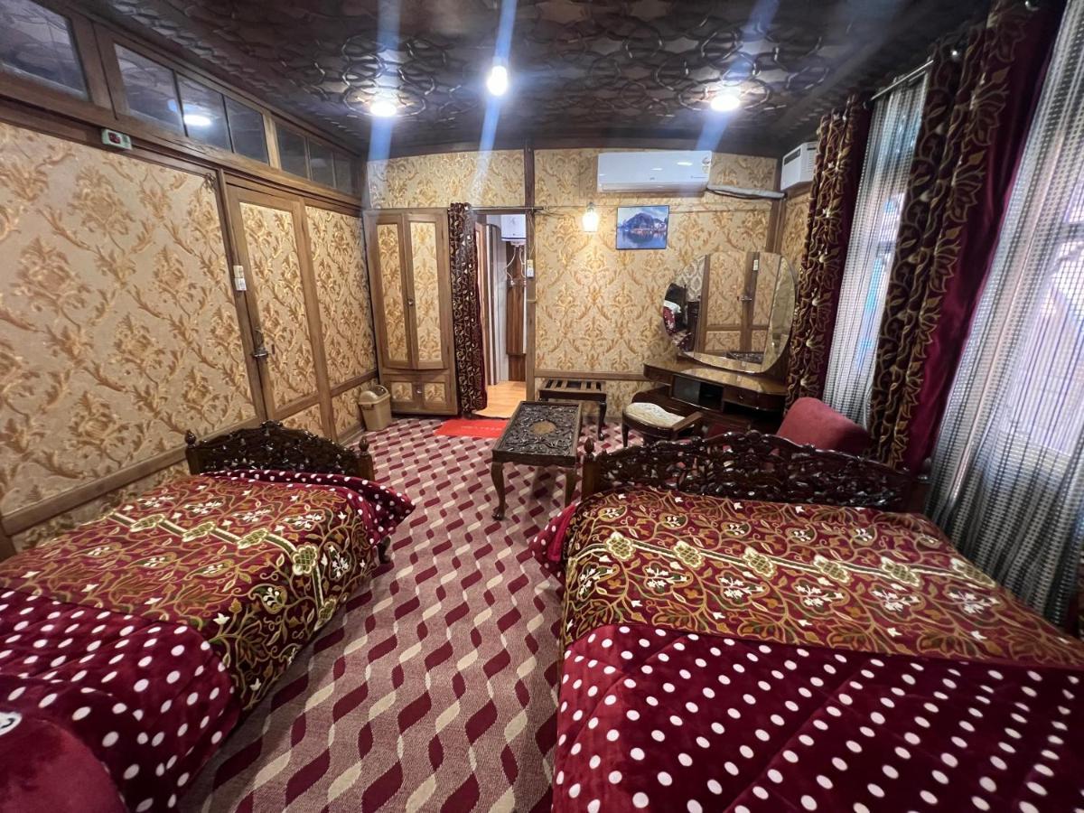 Aristotle Group Of Houseboats & Transportation Hotel Srīnagar Екстериор снимка