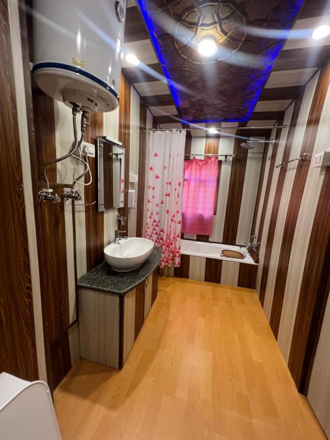 Aristotle Group Of Houseboats & Transportation Hotel Srīnagar Екстериор снимка