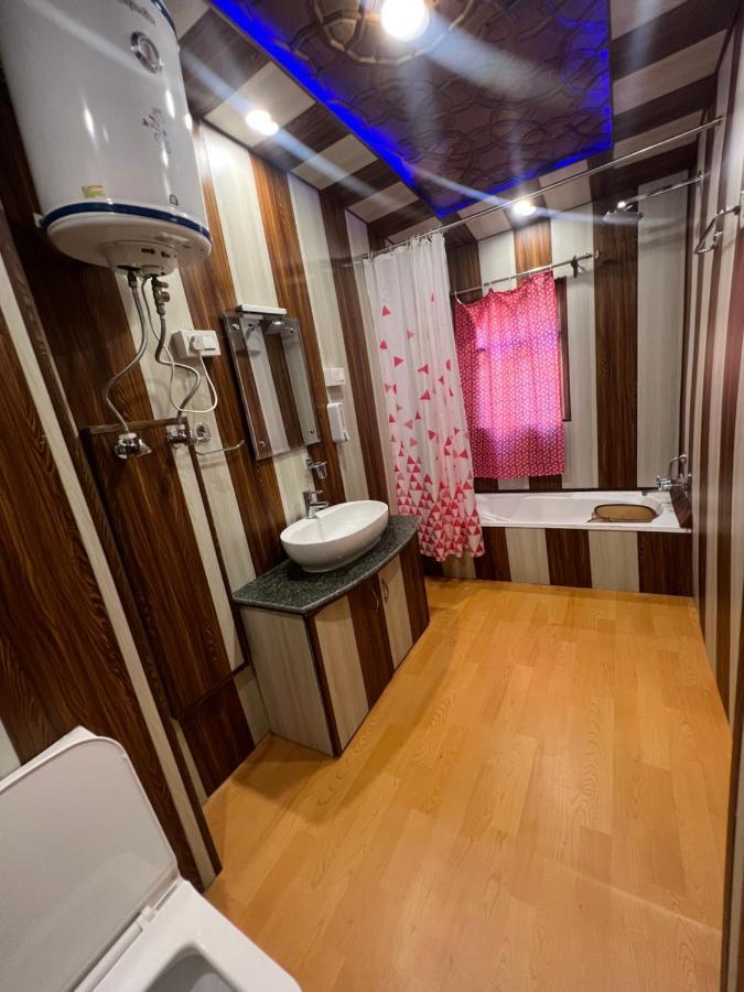 Aristotle Group Of Houseboats & Transportation Hotel Srīnagar Екстериор снимка